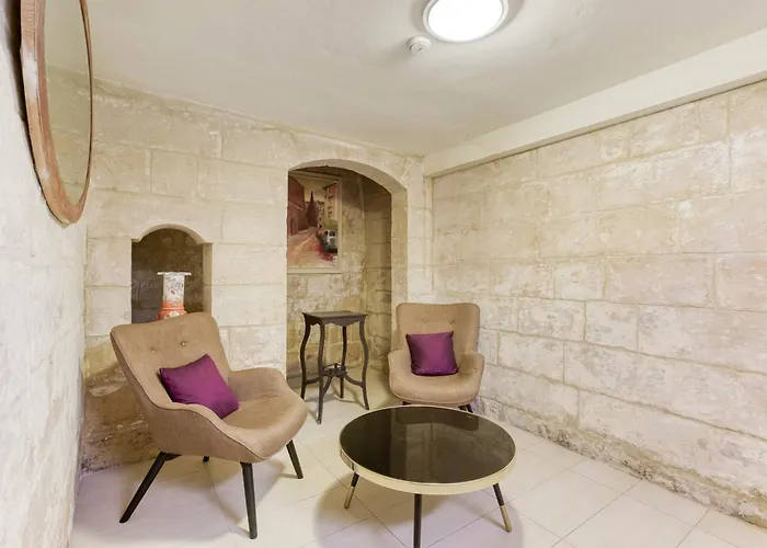 Vlt214 - Charming Valletta Townhouse