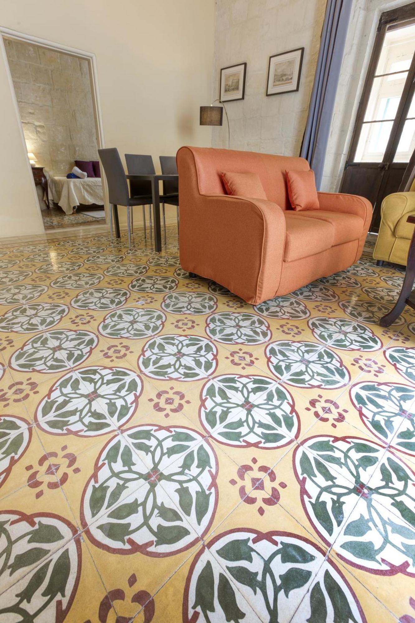 Vlt214 - Charming Townhouse Valletta