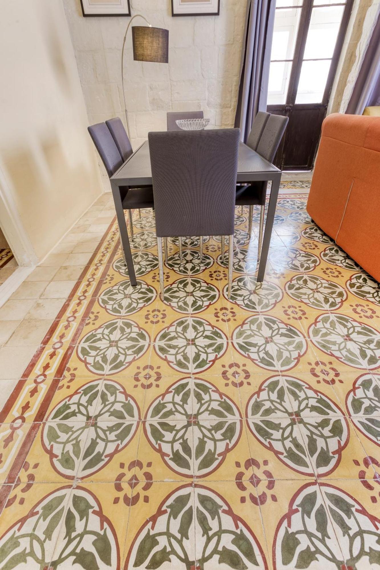 Vlt214 - Charming Townhouse Apartment Valletta