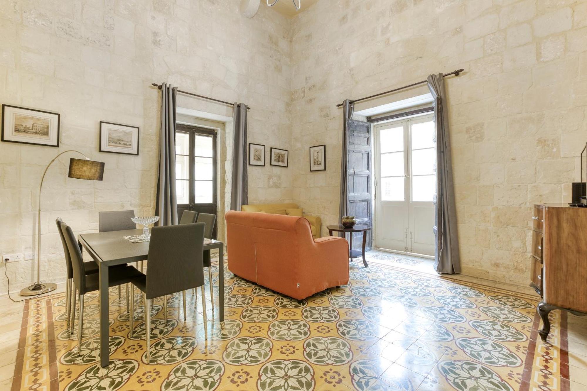 Vlt214 - Charming Townhouse *