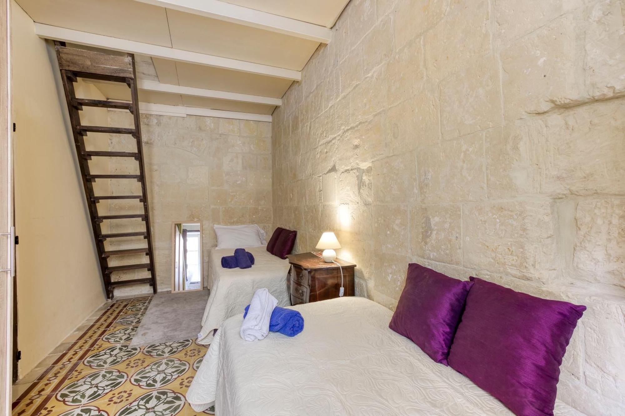 Vlt214 - Charming Townhouse