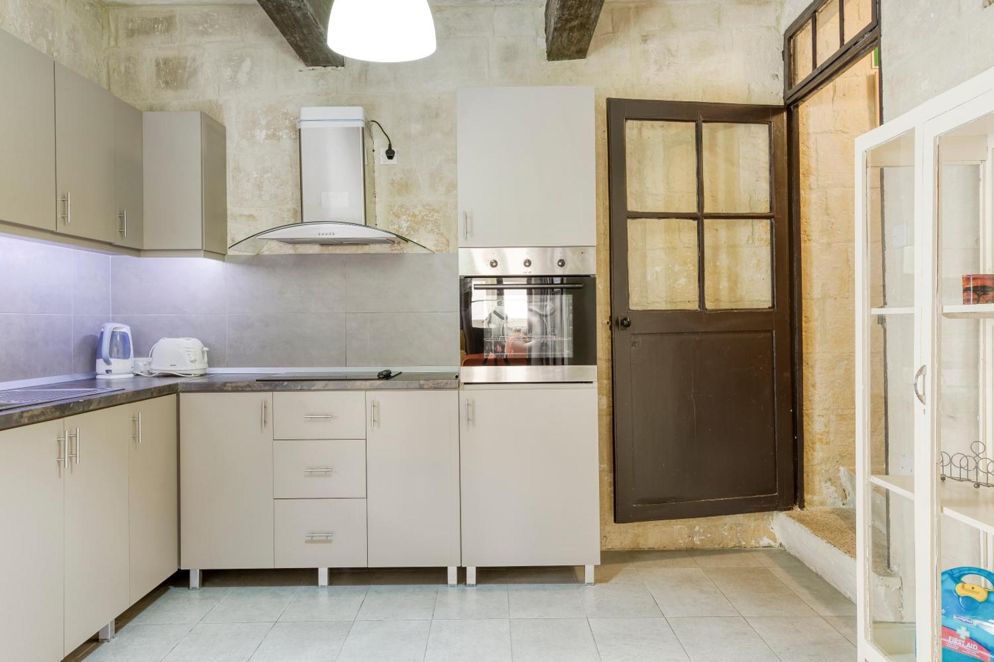 Vlt214 - Charming Townhouse Apartment