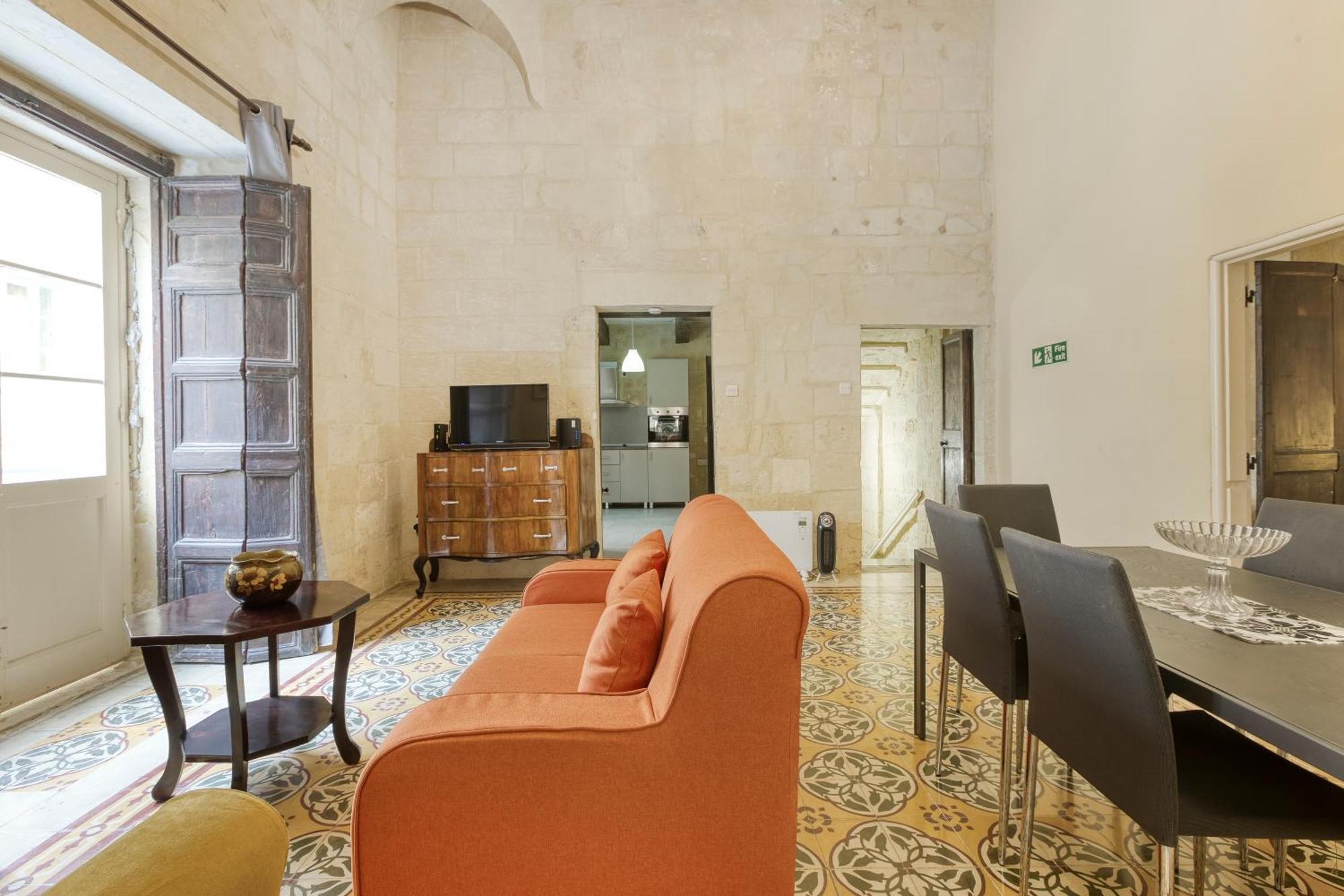 Vlt214 - Charming Townhouse Apartment Valletta