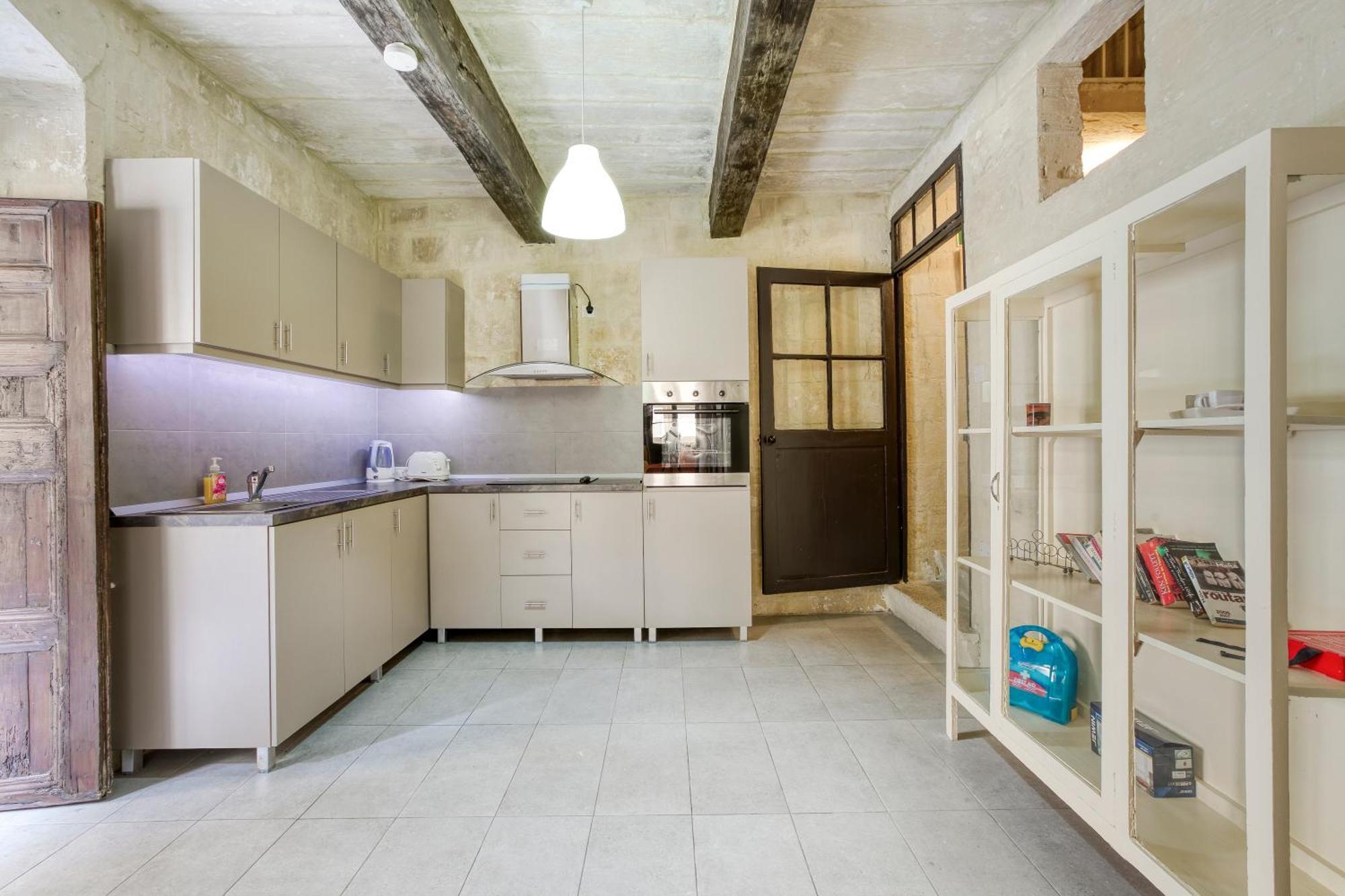 Vlt214 - Charming Townhouse Apartment