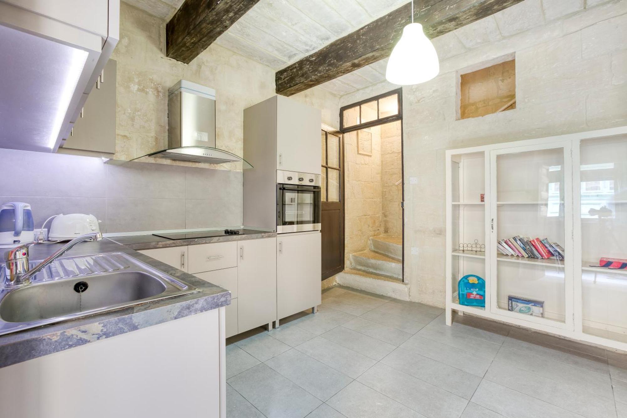 Vlt214 - Charming Townhouse Apartment Valletta